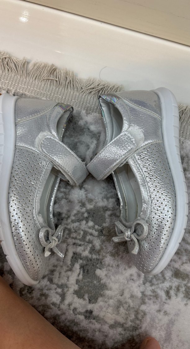 Kız Çocuk Gri Velcro Bantlı Babet - Görsel 4