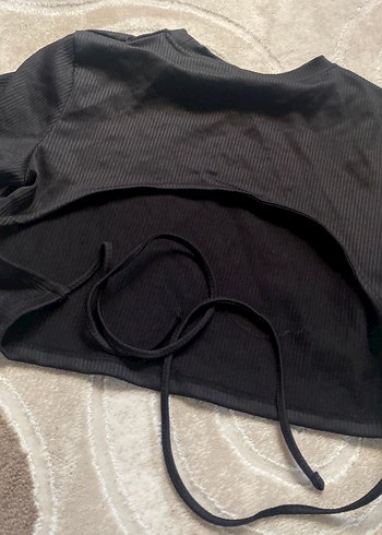 s Beden Siyah Sırtı Acik Crop Top Kısa Kollu
