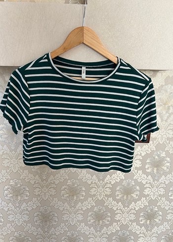 Kısa Kollu Yeşil Çizgili Crop Top