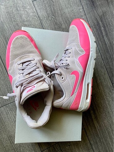 40 Beden 40 numara Nike spor ayakkabı