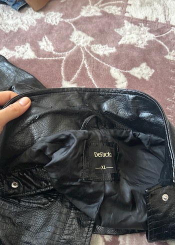 Yılan Desenli Siyah Deri Biker Ceket kusurlu - Görsel 2