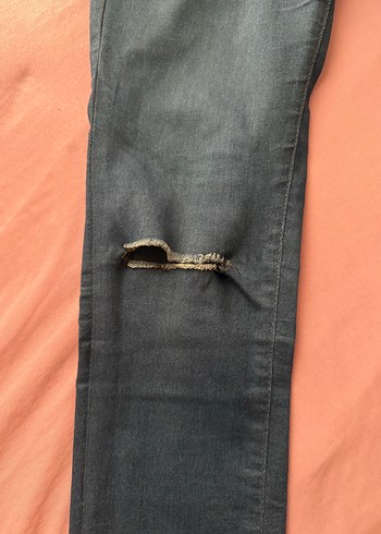 Koton Kadın Mavi Dar Kesim Yırtık Kot Pantolon