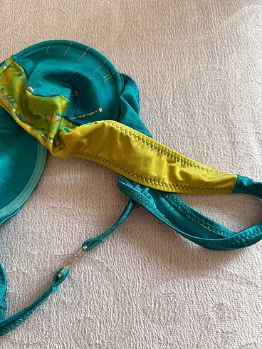 38 Beden Yeşil-sarı bikini üstü
