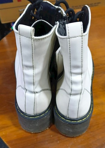 Beyaz Dolgu Topuklu Lastikli Kadın Bot - Görsel 2