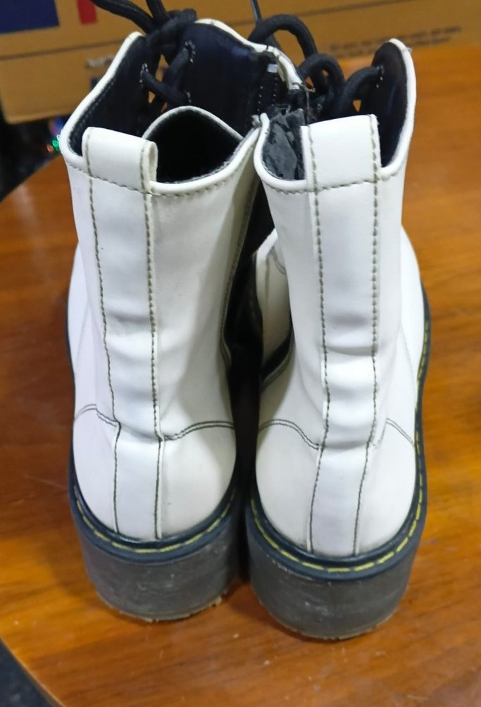 Beyaz Dolgu Topuklu Lastikli Kadın Bot - Görsel 2