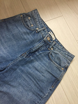 Bershka Çok az kullanıldı. Boyfriend veya mom jean