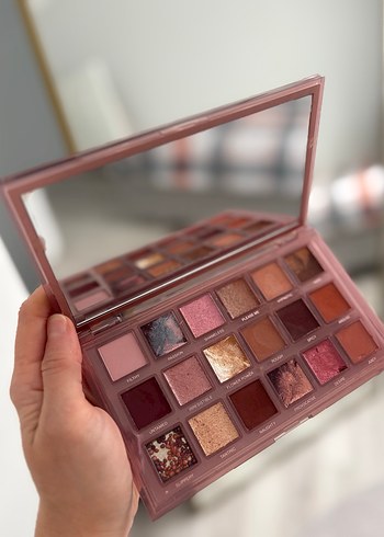 Huda Beauty Göz Farı Paleti - Görsel 4