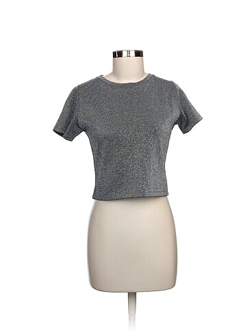 Pull and Bear T-shirt %70 İndirimli.