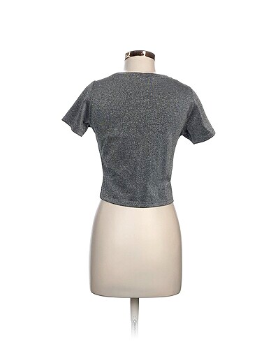 s Beden Pull and Bear T-shirt %70 İndirimli.
