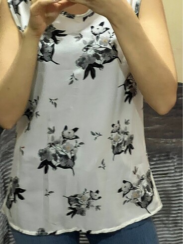 Sıfır Kollu Bluz - Görsel 3