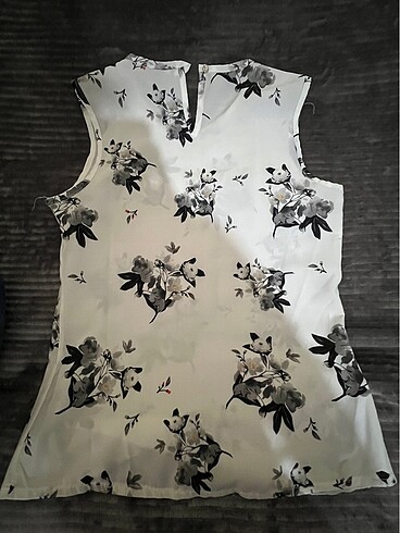 Sıfır Kollu Bluz - Görsel 4