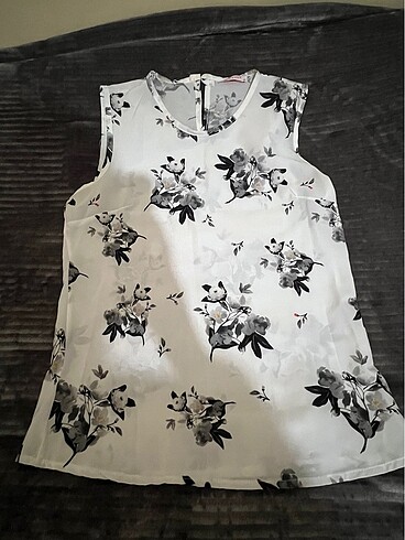 Sıfır Kollu Bluz - Görsel 7