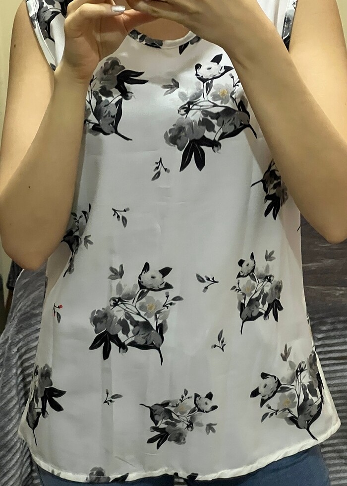 Sıfır Kollu Bluz - Görsel 2