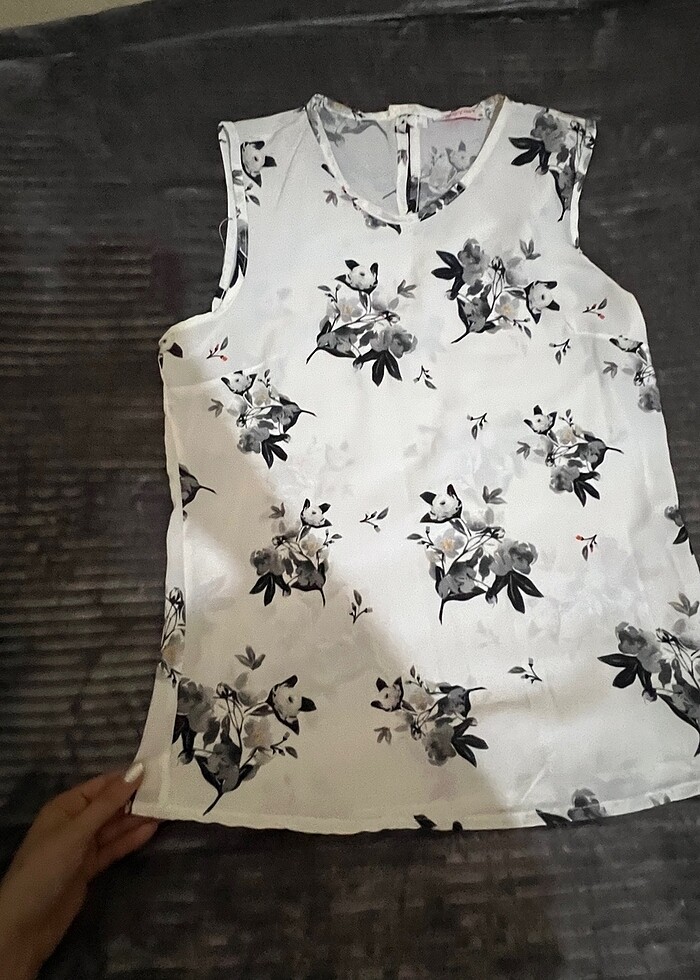 Sıfır Kollu Bluz - Görsel 5