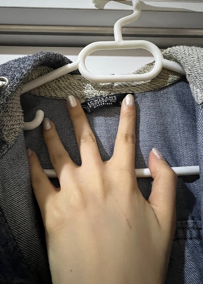 Kapüşonlu Kot Ceket - Görsel 3