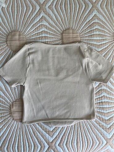 Stradivarius Geniş yakalı crop