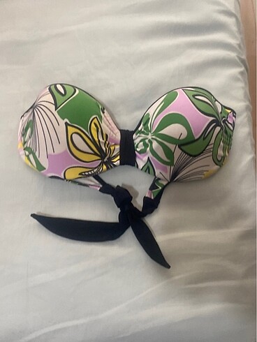 Bikini üstü
