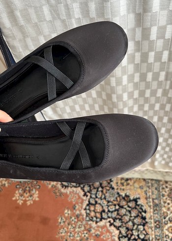 Pull and Bear Siyah Lastikli Kadın Balerin Babet