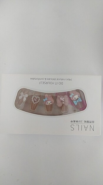 sanrio takma tırnak 