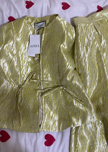 Sarı Parlak Pileli Uzun Etekli Takım - Görsel 5