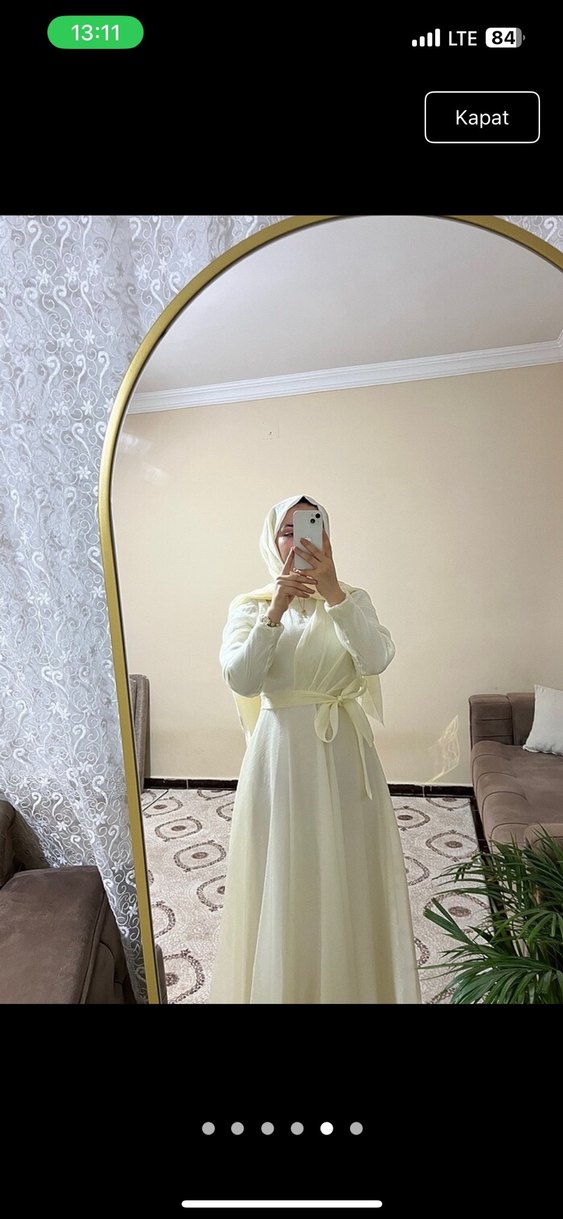 Beyaz Uzun Kollu Yüksek Yakalı Tesettür Elbise - Görsel 4