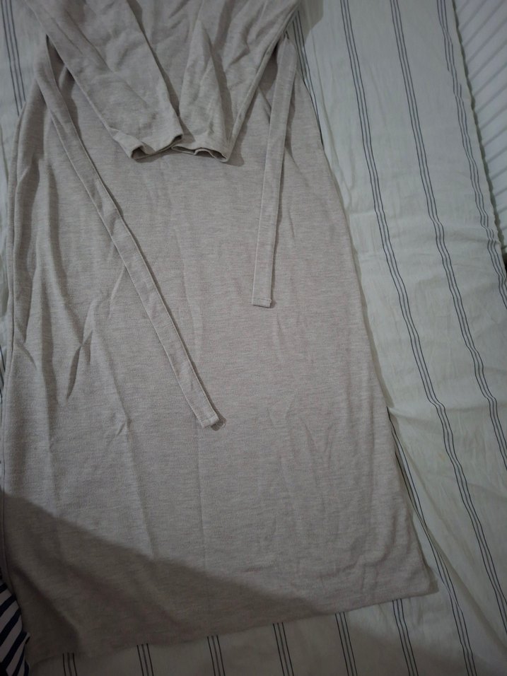 Bej Uzun Kollu Rahat Kesim elbise - Görsel 5