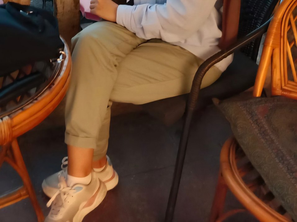 Bej Kadın Bol Kesim Pilili Kumaş Pantolon - Görsel 2