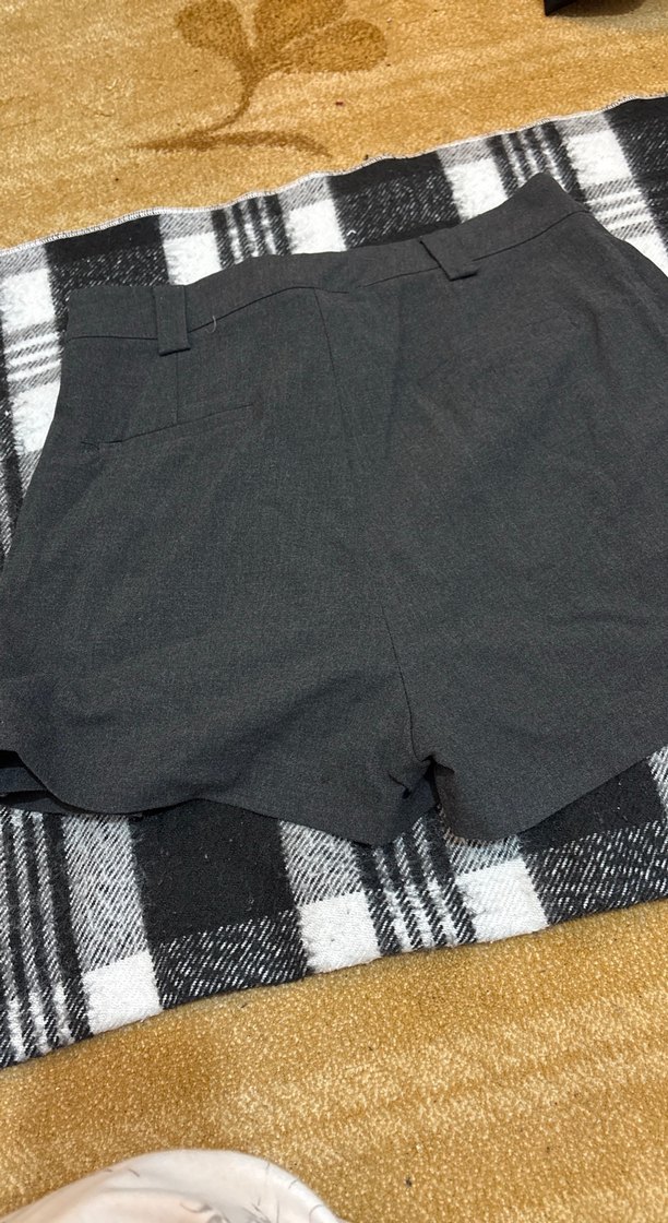 Gri Pilili Kısa Kadın şort Etek - Görsel 3