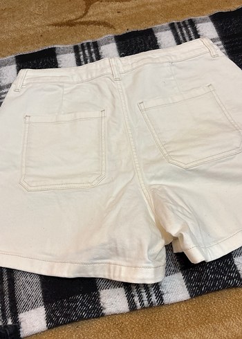 Beyaz Pamuklu Salaş Mini Şort - Görsel 3