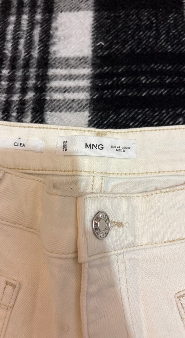 Beyaz Pamuklu Salaş Mini Şort - Görsel 2