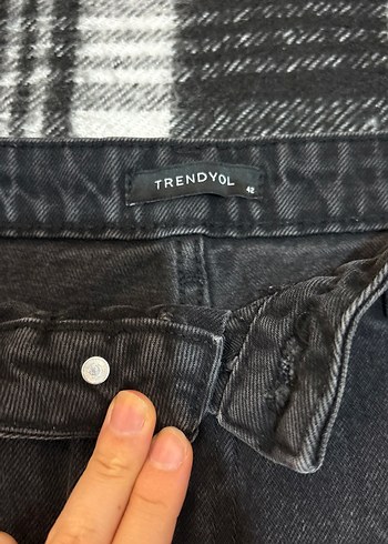 Düğmeli Siyah Mini Denim Şort - Görsel 3