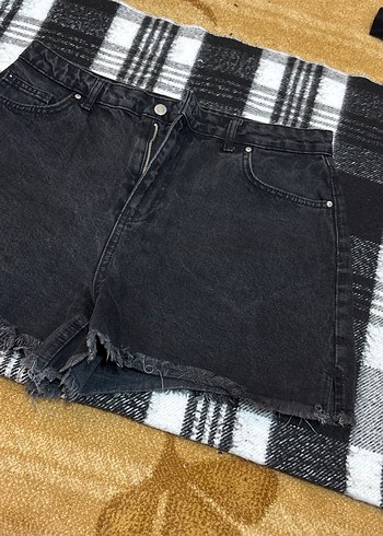 Düğmeli Siyah Mini Denim Şort - Görsel 2