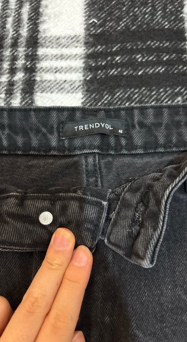 Düğmeli Siyah Mini Denim Şort - Görsel 3