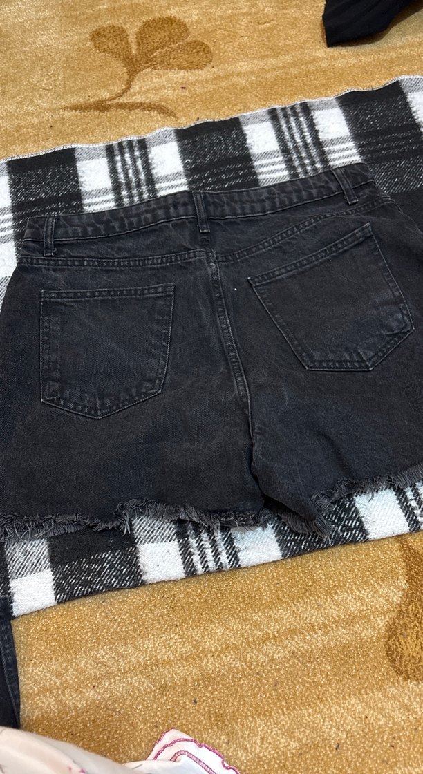 Düğmeli Siyah Mini Denim Şort - Görsel 4