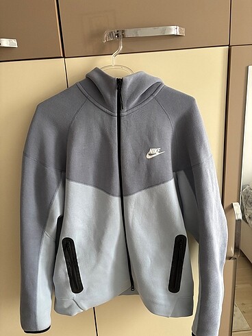 BABY BLUE TECH FLEECE