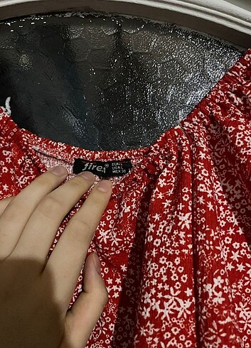 l Beden kırmızı Renk Kırmızı balon kol crop