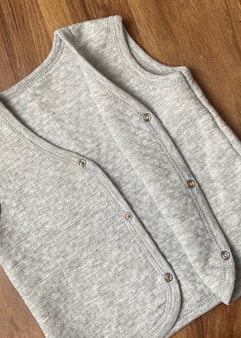 Gri Erkek Çocuk Zebra Desenli Düğmeli Yelek - Görsel 4