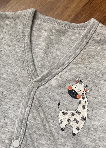 Gri Erkek Çocuk Zebra Desenli Düğmeli Yelek - Görsel 2