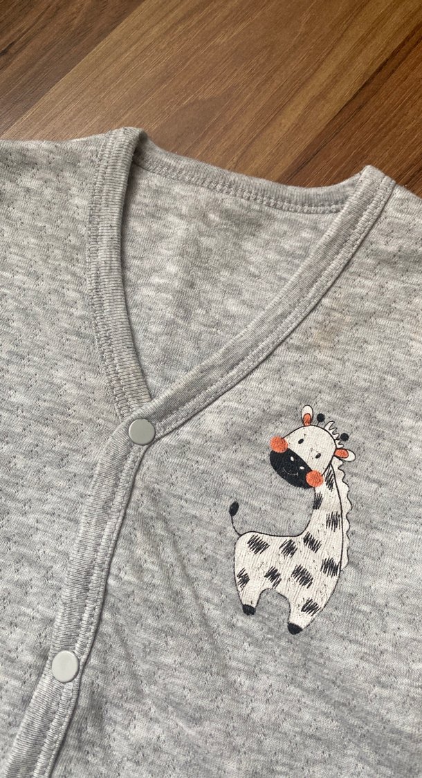 Gri Erkek Çocuk Zebra Desenli Düğmeli Yelek - Görsel 2