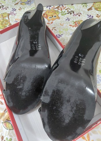 Parlak Siyah Bantlı Kadın Stiletto - Görsel 5