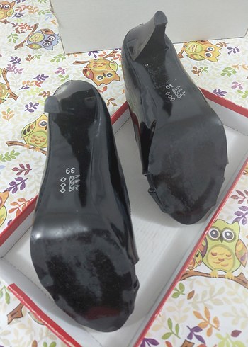 Parlak Siyah Bantlı Kadın Stiletto - Görsel 6