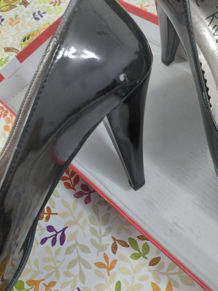 Parlak Siyah Bantlı Kadın Stiletto - Görsel 4