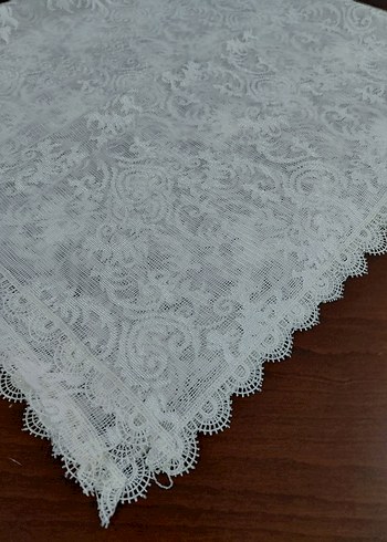 Beyaz Nakışlı Masa Örtüsü - Görsel 6