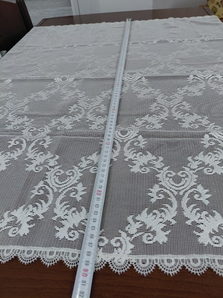 Beyaz Nakışlı Masa Örtüsü - Görsel 3