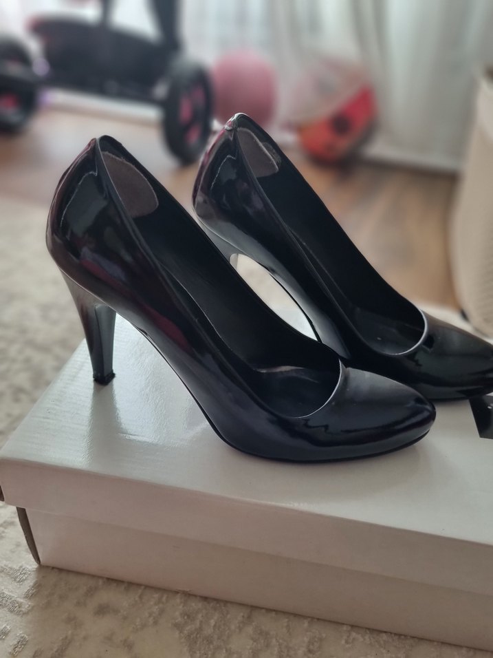 Parlak Siyah Rugan Stiletto Topuklu Kadın Ayakkabı - Görsel 2