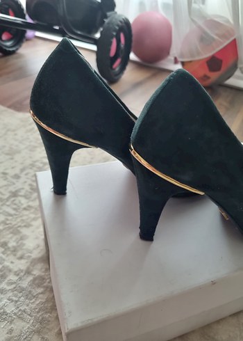 Klasik Yeşil Süet Stiletto Topuklu Kadın Ayakkabı - Görsel 2