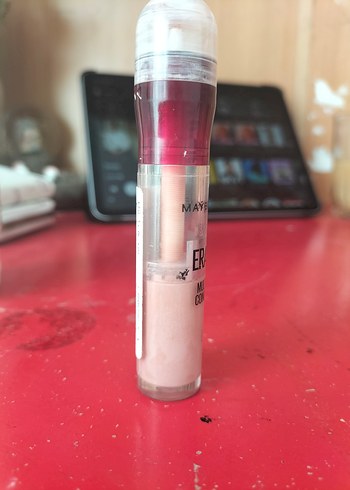 Beden Maybelline Eraser Multi-Use Kapatıcı 05 Brighten