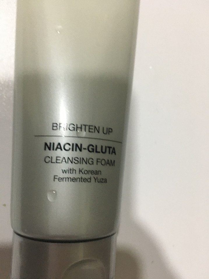 Pure Beauty Niacin-Gluta Temizleyici Köpük - Görsel 2