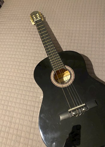 Klasik Siyah Gitar