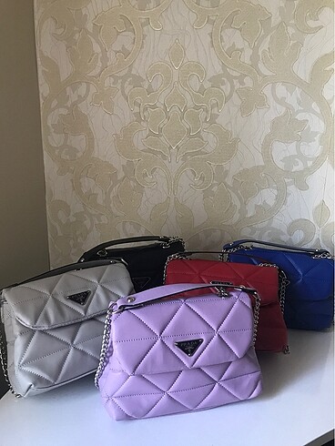 Prada askılı çanta